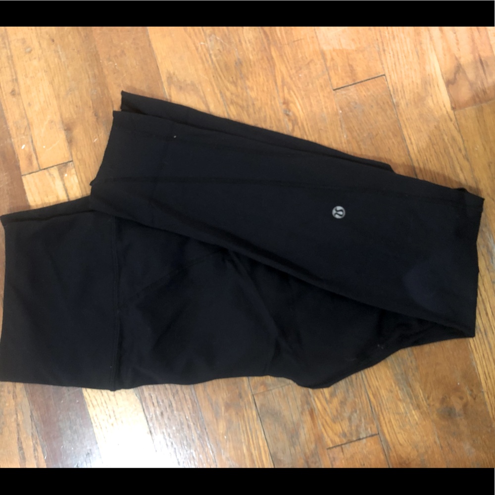 Black Lululemon leggings